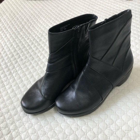 UC 24/7 Boots - Picture 2 of 7